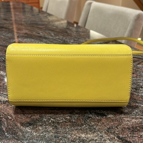 NWOT, Kate Spade, Madison Small Dolly Duffle in Saffiano Leather. - Picture 7 of 10